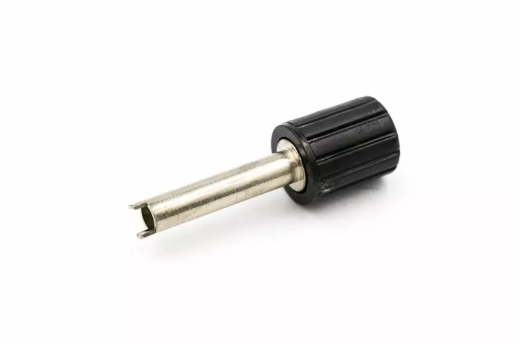 Internal wrench shop